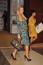 Paris Hilton fan meet at Shoppers Stop in Shoppers Stop, Mumbai on 25th Sept 2011 (20).JPG