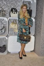 Paris Hilton unveils her line at Shoppers Stop in Juhu, Mumbai on 25th Sept 2011 (10).JPG