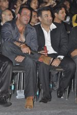 Sanjay Dutt at Classic Body Building championship in Mehboob Studio, Bandra, Mumbai on 25th Sept 2011 (8).JPG