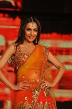 Malaika Arora Khan at Blenders Pride Fashion Tour 2011 Day 2 on 24th Sept 2011 (324).jpg