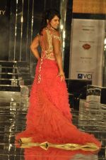 Sameera Reddy walk the ramp for Shane Falguni Show at Amby Valley India Bridal Week day 4 on 26th Sept 2011 (75).JPG