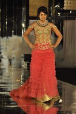Sameera Reddy walk the ramp for Shane Falguni Show at Amby Valley India Bridal Week day 4 on 26th Sept 2011 (83).JPG