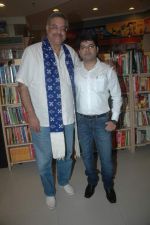 Siddharth Kak at Vineet Mishra book launch in Crossword, Juhu, Mumbai on 26th Sept 2011 (13).JPG