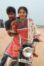 Anjali, Jai in Journey Movie Stills (1).jpg