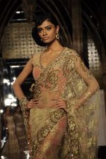 Model walk the ramp for Tarun Tahiliani finale at Aamby Valley Fashion week in Saharastar, Mumbai on 27th Sept 2011 (60).JPG