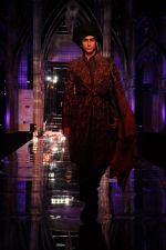 Model walk the ramp for Tarun Tahiliani finale at Aamby Valley Fashion week in Saharastar, Mumbai on 27th Sept 2011 (79).JPG