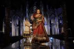 Model walk the ramp for Tarun Tahiliani finale at Aamby Valley Fashion week in Saharastar, Mumbai on 27th Sept 2011 (99).JPG