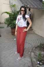 Sonakshi Sinha snapped in Mehboob Studio in Bandra, Mumbai on 27th Sept 2011 (17).JPG