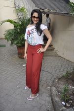 Sonakshi Sinha snapped in Mehboob Studio in Bandra, Mumbai on 27th Sept 2011 (18).JPG