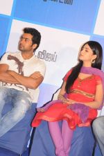 Suriya, Shruti Haasan attends 7aum Arivu Press Meet on 26th September 2011 (31).jpg