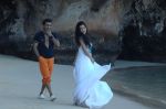 Suriya, Shruti Haasan in 7aum Arivu Movie Stills (24).jpg