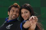 Suriya, Shruti Haasan in 7aum Arivu Movie Stills (8).jpg