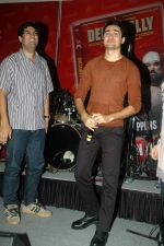 Imran Khan at Delhi Belly DVD launch in Landmark, Mumbai on 29th Sept 2011 (48).JPG