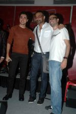 Imran Khan at Delhi Belly DVD launch in Landmark, Mumbai on 29th Sept 2011 (60).JPG