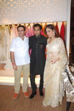Rahul Khanna, Farah Ali Khan at opening of Amber by Ecru Luxury a pret label by Ankur Batra in Kemps Corner on 29th Sept 2011 (47).JPG