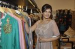Raveena Tandon at the launch of The Changing Room store in Kemps Corner, Mumbai on 29th Sept 2011 (37).JPG