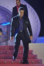 Salman Khan at Big Boss 5 Launch in Mehboob on 29th Sept 2011 (72).JPG