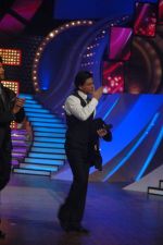 Shahrukh Khan at the Finale of Just Dance in Filmcity, Mumbai on 29th Sept 2011 (42).JPG