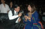 Shahrukh Khan, Farah Khan at the Finale of Just Dance in Filmcity, Mumbai on 29th Sept 2011 (65).JPG