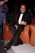 Dharmendra on the sets of India_s got talent in Filmcity, Mumbai on 30th Sept 2011 (46).JPG