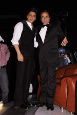 Shahrukh Khan, Dharmendra on the sets of India_s got talent in Filmcity, Mumbai on 30th Sept 2011 (39).JPG