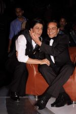 Shahrukh Khan, Dharmendra on the sets of India_s got talent in Filmcity, Mumbai on 30th Sept 2011 (44).JPG