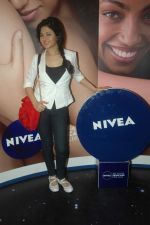 Sonal Sehgal at Nivea promotional event in Malad on 30th Sept 2011 (24).JPG