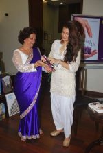 Jacqueline Fernandes at Crystal and Us book launch in mumbai on 8th Oct 2011 (15).JPG