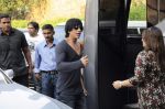 Shahrukh Khan on the sets of KBC in Filmcity on 7th Oct 2011 (20).JPG