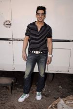 Zayed Khan on the sets of Comedy Circus in Andheri, Mumbai on  5th Oct 2011 (16).JPG