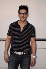 Zayed Khan on the sets of Comedy Circus in Andheri, Mumbai on  5th Oct 2011 (20).JPG