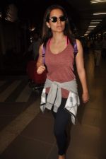 Kangana Ranaut snapped at International airport on 9th Oct 2011 (1).JPG