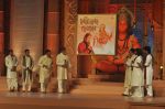 Manoj Tiwari, Aadesh Shrivastav, Amitabh Bachchan, Hans Raj Hans at the launch of the Hanuman Chalisa album in Mehboob Studio on 9th Oct 2011 (33).JPG