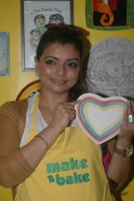 Vaibhavi Merchant at Make Bake launch in Juhu, Mumbai on 9th Oct 2011 (38).JPG