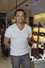 Atul Kasbekar at the launch of Pavers England store in Pheonix mills, mumbai on 11th Oct 2011 (2).JPG