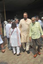 Kiran Bedi pay last tribute to jagjit singh in Chandanwadi, Mumbai on 11th Oct 2011 (30).JPG