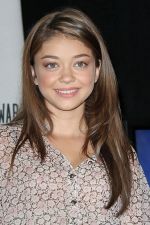 Sarah Hyland attends the 2011 American Music Awards Nominees Press Conference in JW Marriott Los Angeles on 11th October 2011 (2).jpg