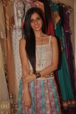 Nishka Lulla at Neeta Lulla previews her latest collection in KHar, Mumbai on 14th Oct 2011 (7).JPG