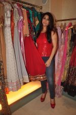 at Neeta Lulla previews her latest collection in KHar, Mumbai on 14th Oct 2011 (1).JPG