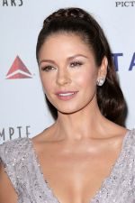 Catherine Zeta-Jones arrives at the 6th Annual _A Fine Romance_ Benefit in Sony Studios on 15th October 2011 (1).jpg