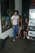 Deepika Padukone, Siddharth Mallya at Atul Kasbekar_s Converse bash in Vie Lounge on 19th Oct 2011 (113).JPG