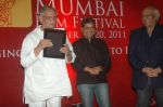 Gulzar, Vishal Bharadwaj, Yash Chopra at 13th MAMI Closing ceremony on 20th Oct 2011 (123).JPG