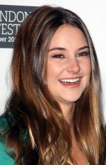 Shailene Woodley attends the 55th Annual Times BFI London Film Festival _The Descendants_ Photocall at Odeon West End, Leicester Square on 20th October 2011 (2).jpg