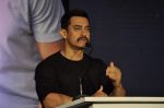 Aamir Khan at Star TV_s new show announcement in Taj Land_s End on 22nd Oct 2011 (6).JPG