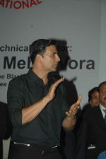 Akshay Kumar at Karate event in Andheri Sports Complex on 22nd Oct 2011 (22).JPG