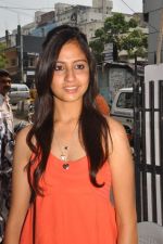 Anushka Shah Lunches Suja_s Beauty Care on 22nd October 2011 (7).JPG