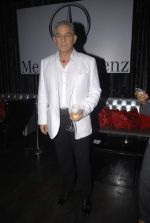 Dalip Tahil at Mercedes Benz hosts fashion event with Zayed Khan and DJ Aqeel in Hype on 23rd Oct 2011 (61).jpg