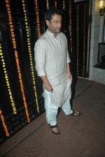 Abhishek Kapoor at Jeetendra and Ekta Kapor_s Diwali bash in Juhu, Mumbai on 27th Oct 2011 (79).JPG