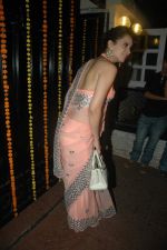 Kangna Ranaut at Jeetendra and Ekta Kapor_s Diwali bash in Juhu, Mumbai on 27th Oct 2011 (44).JPG