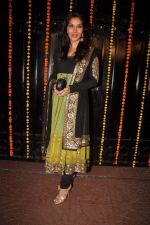 Sophie Chaudhary at Jeetendra and Ekta Kapor_s Diwali bash in Juhu, Mumbai on 27th Oct 2011 (135).JPG